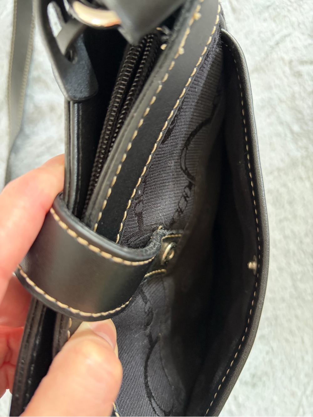 Chaps Black Crossbody Bag with Gold-Tone Hardware - Picture 3 of 7